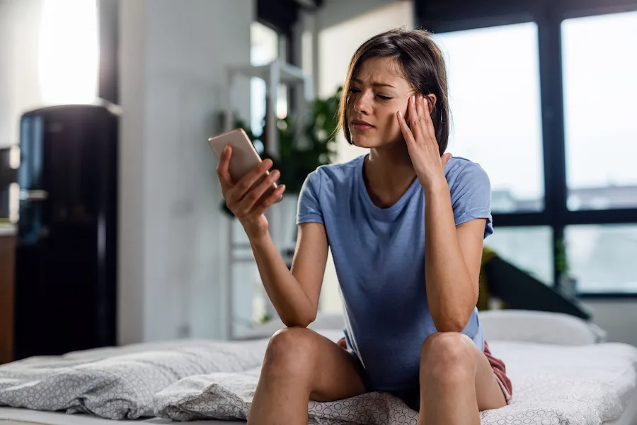 マッチングアプリで急に返信がこない理由は?連絡しない女性心理を紹介! メッセージをしていて話がつまらない、面倒になったから